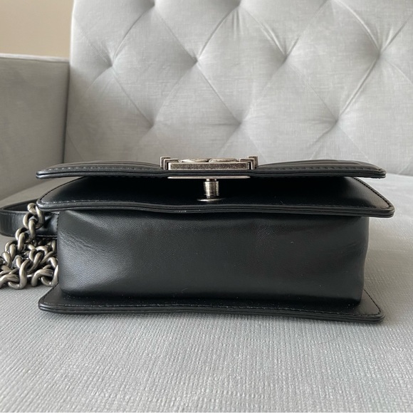 Chanel Small Quilted Boy Bag in Black Calfskin Leather [Authentic] - Picture 6 of 12